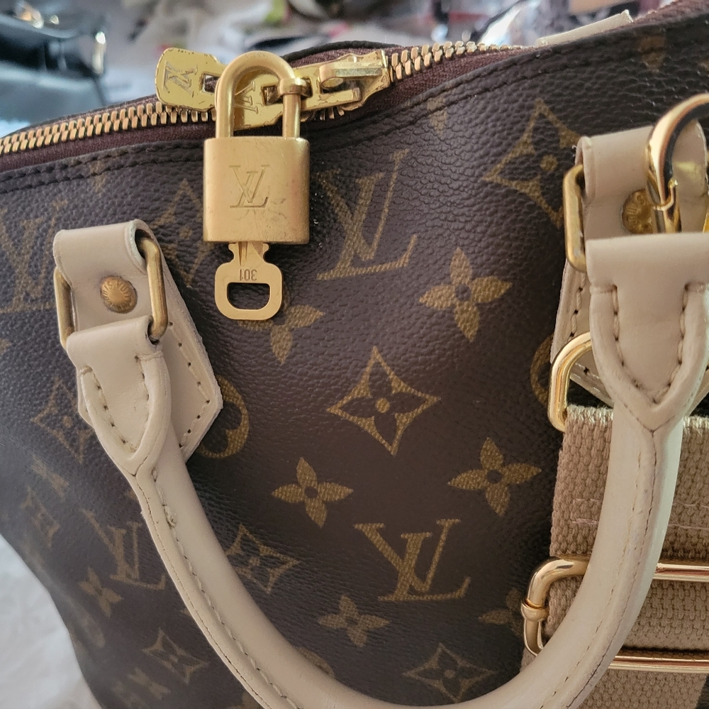 Louis Vuitton Monogram Canvas Alma Crossbody Bag with Cream Trim and Beige Strap - Picture 5 of 16